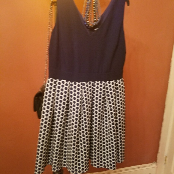 Sold..NWT Karl Lagerfeld dress- Size 16 - Picture 5 of 6